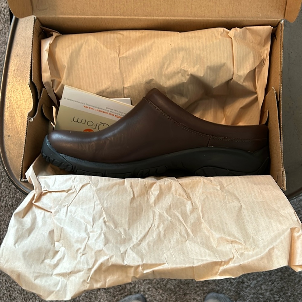 Merrell encore nova to Bracken, women's size 8 slip on tennis shoe